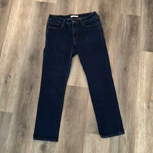 Levi’s mid rise skinny jeans
